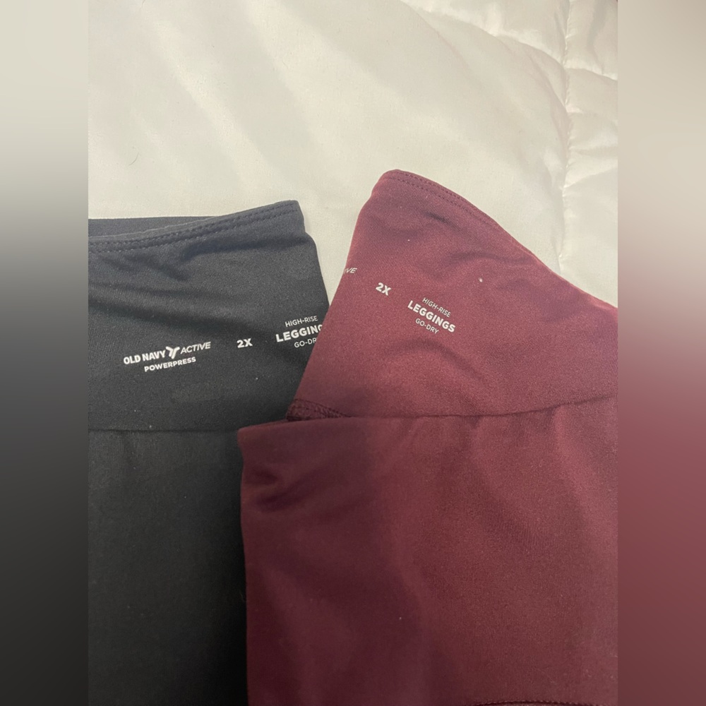 2 for 1: Old Navy Women's Black and Burgundy High Rise Leggings